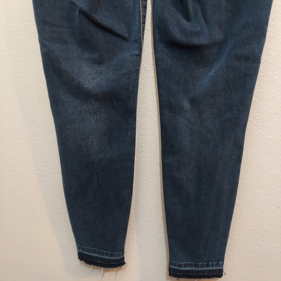 SPANX NWT Distressed Skinny Jeans Medium - Picture 4 of 14
